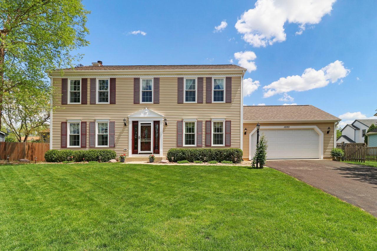 Property Photo: 1033 Crabtree Lane IL 60002