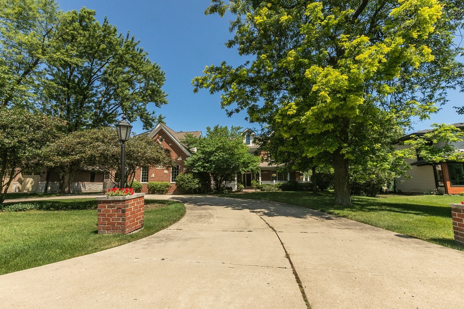 Property Photo:  306 E Sunset Drive  IL 60004 