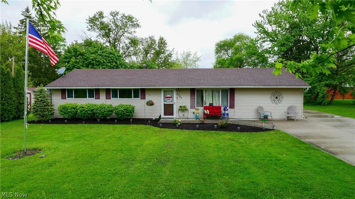 Property Photo: 1707 Luke Drive OH 44241