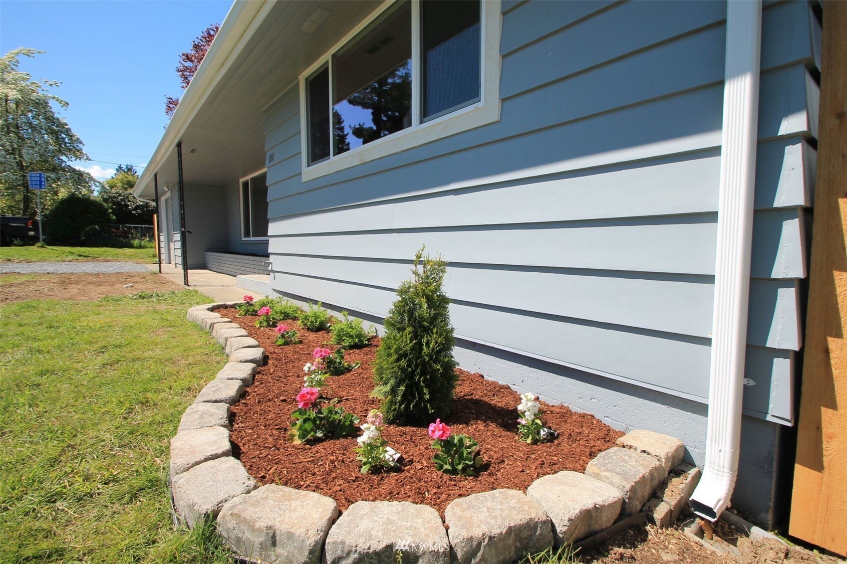 Property Photo: 1311 63rd Street SE WA 98203