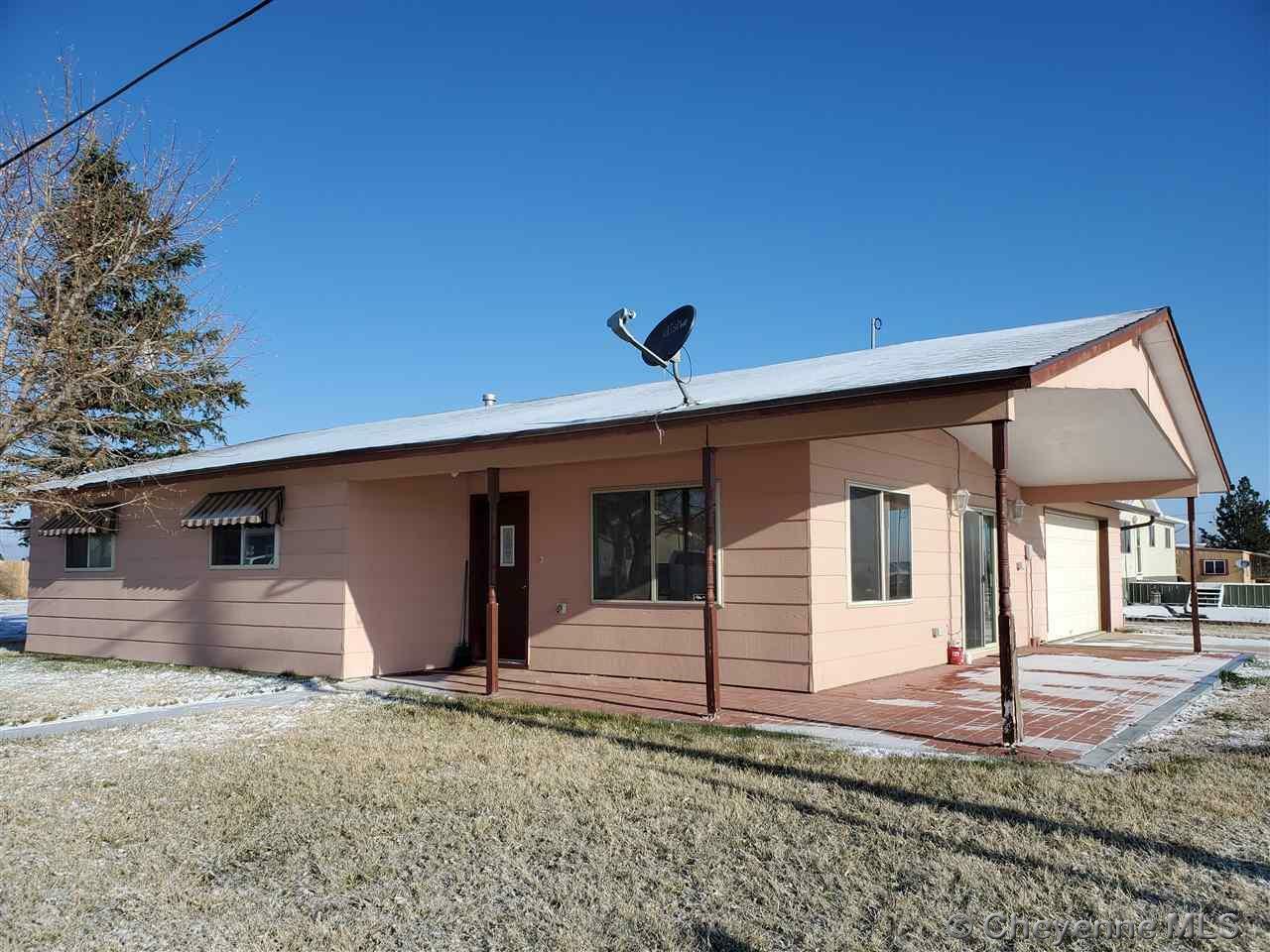 Property Photo:  611 E 4th St  WY 82082 