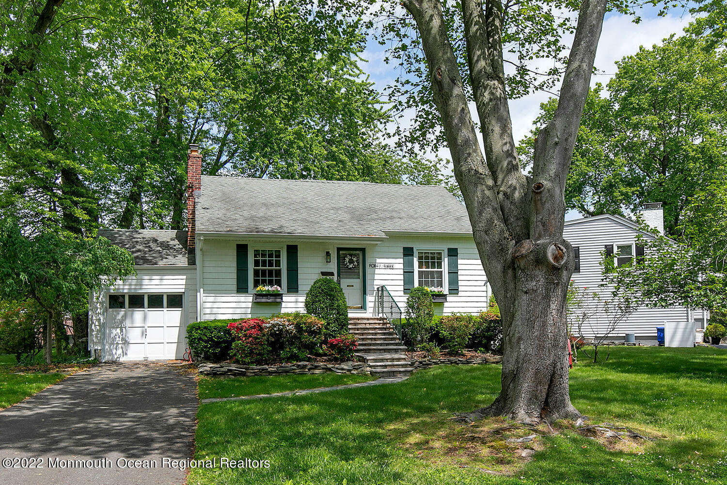 Property Photo:  43 S Sunnycrest Drive  NJ 07739 