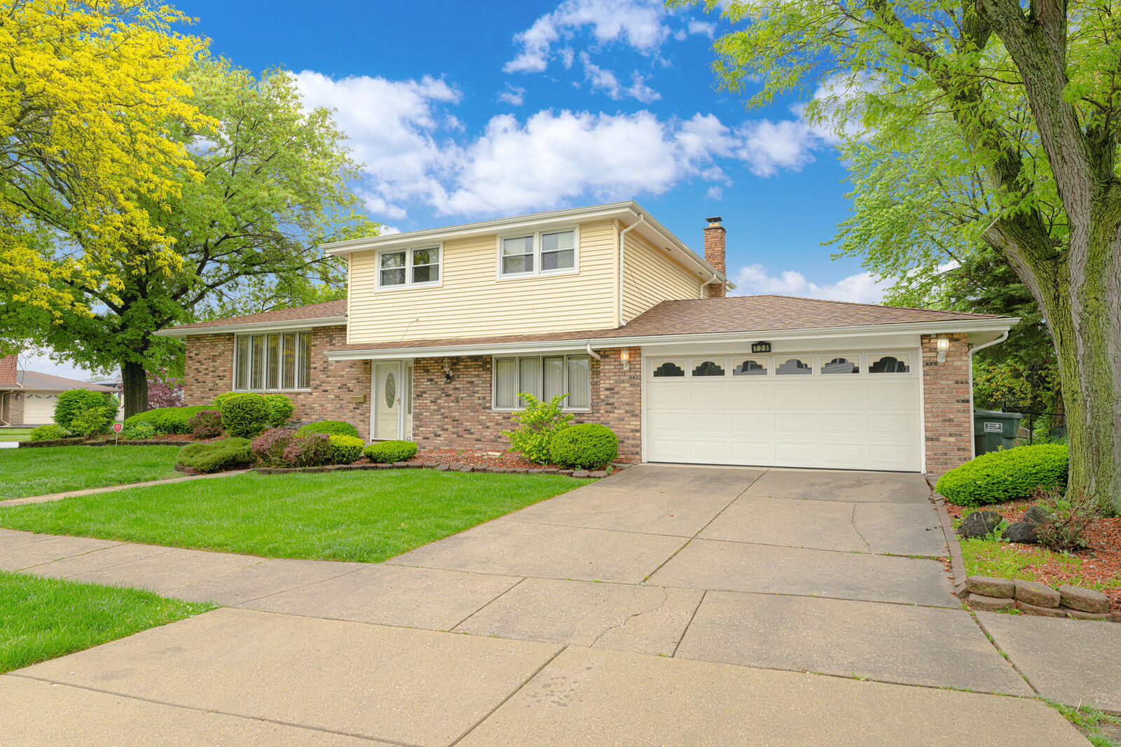 Property Photo:  728 E 192nd Street  IL 60425 