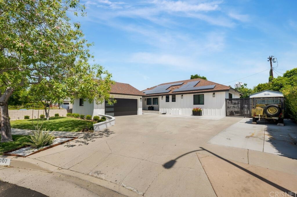 Property Photo:  18907 Knapp Street  CA 91324 