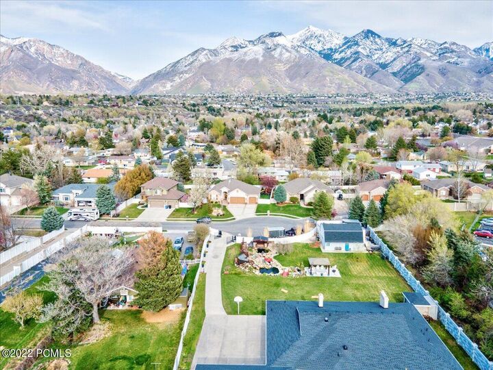 8106 S Spectrum Cove  Cottonwood Heights UT 84121 photo