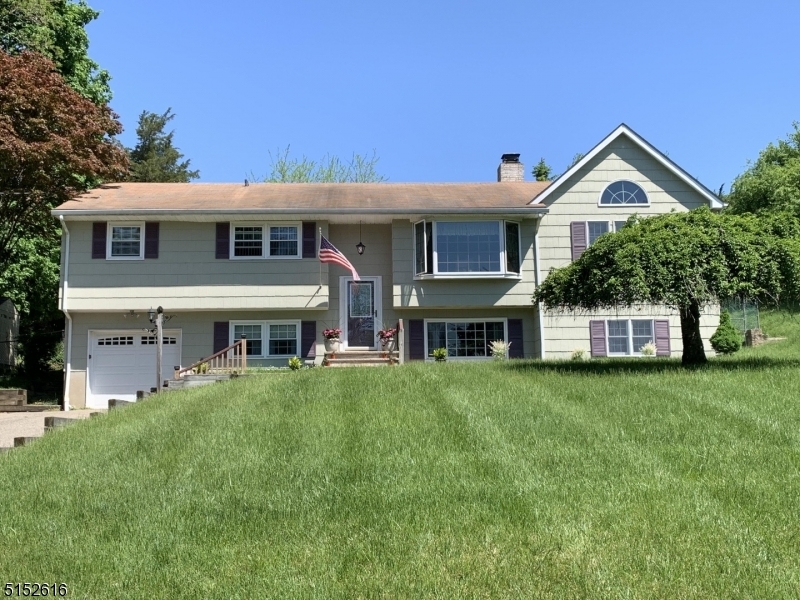 Property Photo:  7 Hemlock Rd  NJ 08809 