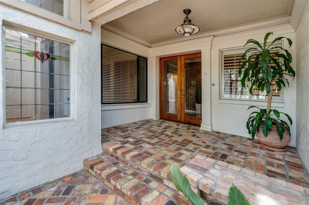 Property Photo:  13853 Lake Point Drive  FL 33762 