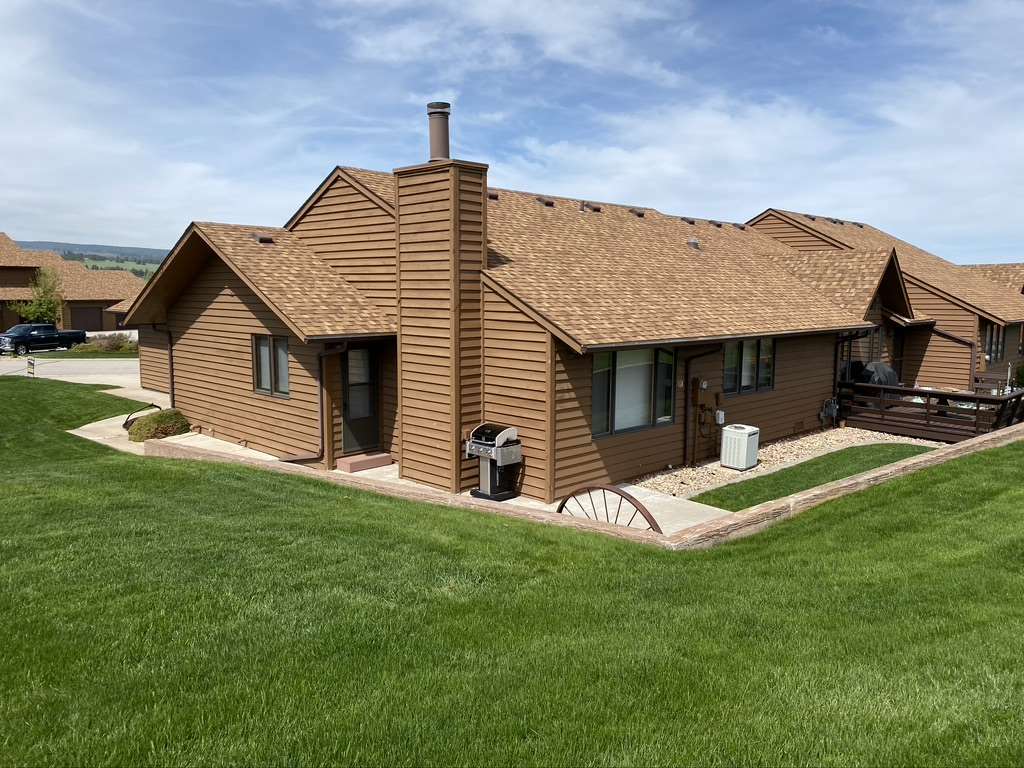 Property Photo:  940 Country Club Drive  SD 57783 