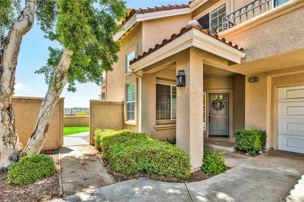 Property Photo:  118 Morning Glory  CA 92688 