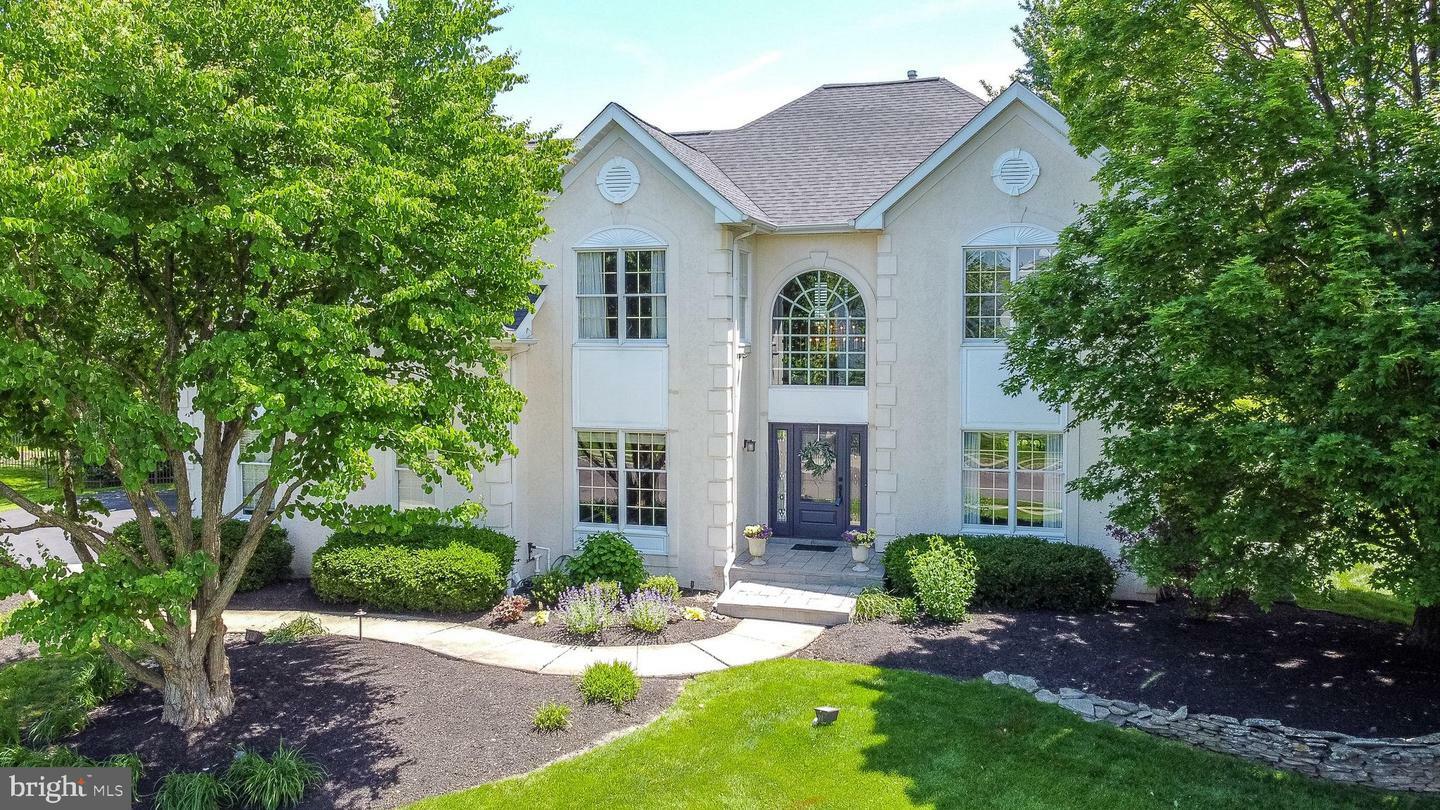 Property Photo:  1229 Bridle Estates Drive  PA 19067 