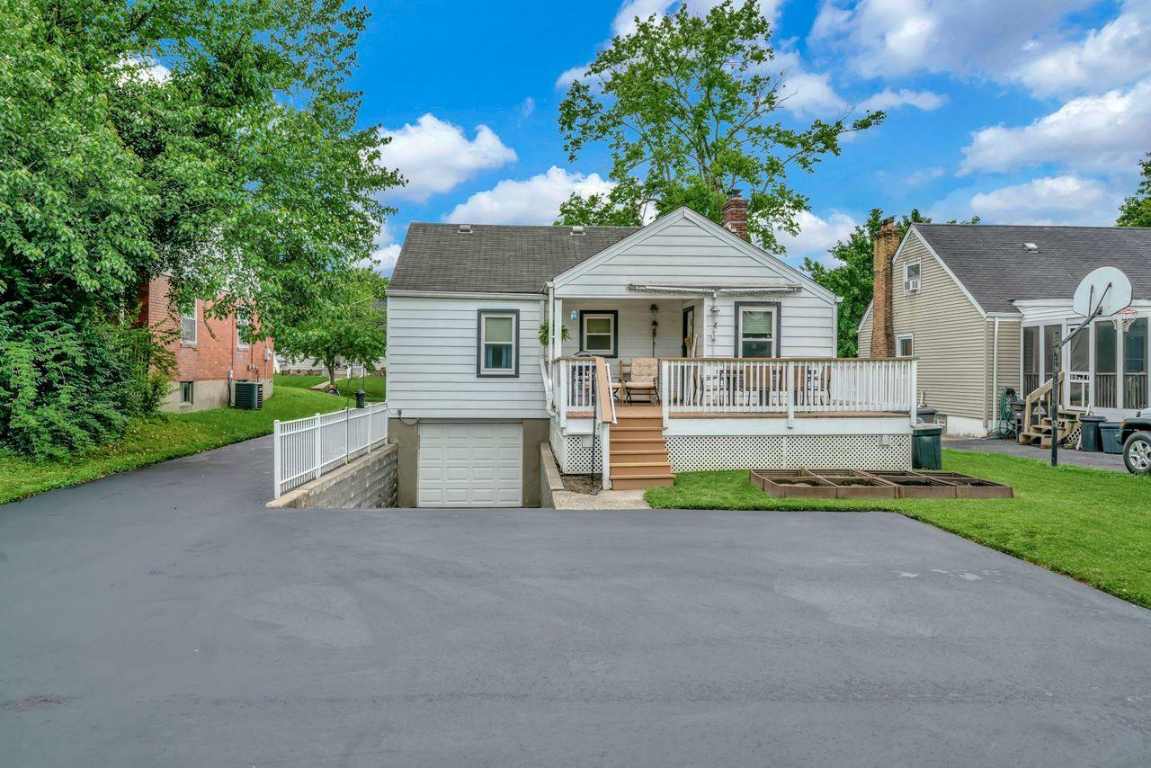 Property Photo: 416 Jonte Ave OH 45215