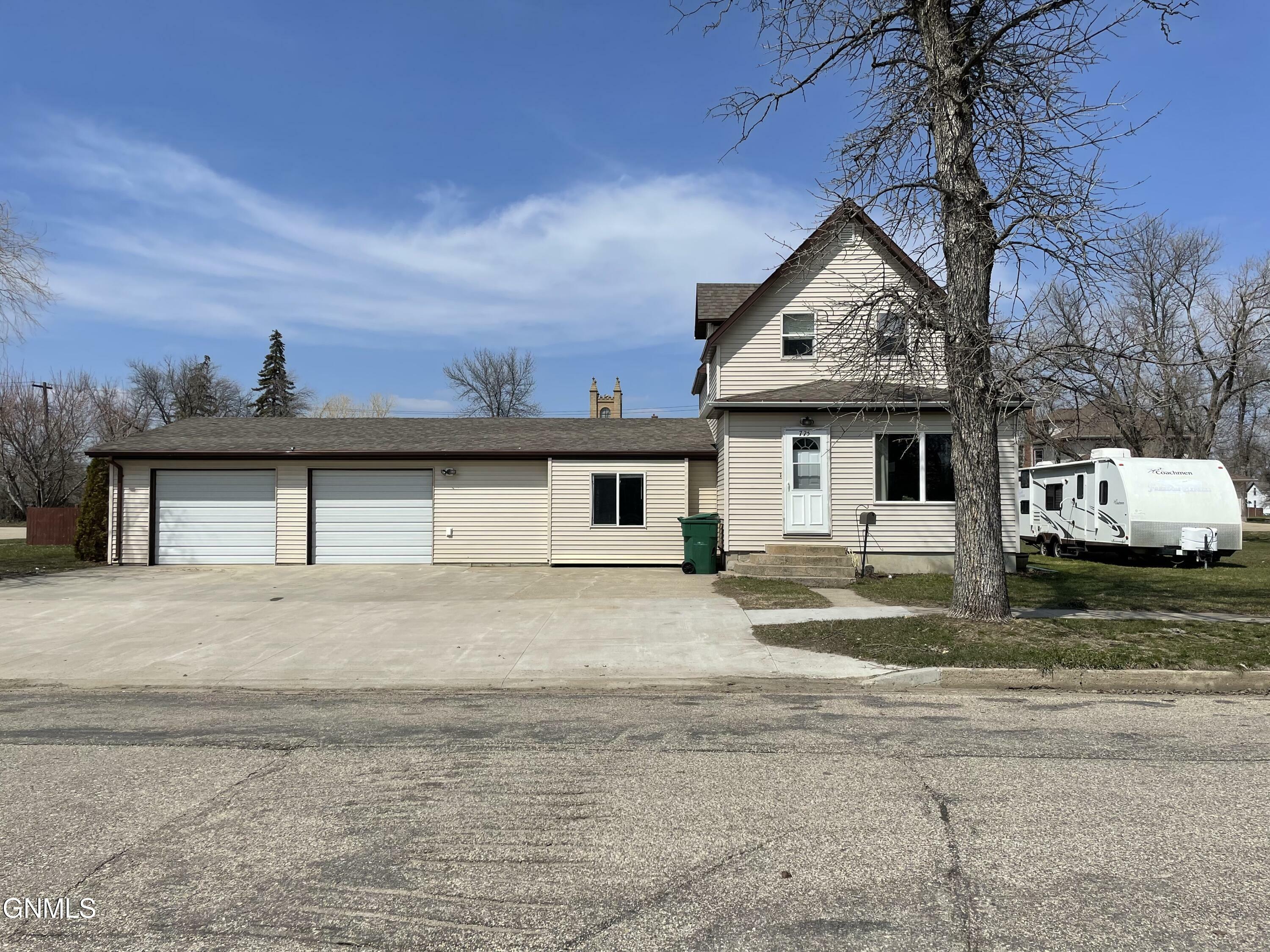 Property Photo:  775 1st Street N  ND 58421 