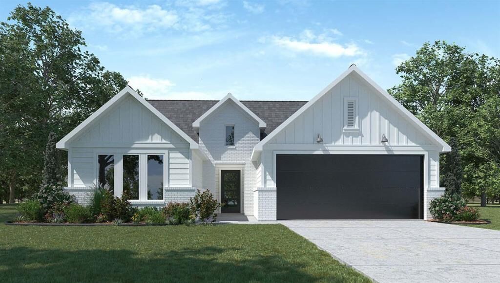 Property Photo:  130 Lakeway Circle  TX 77514 
