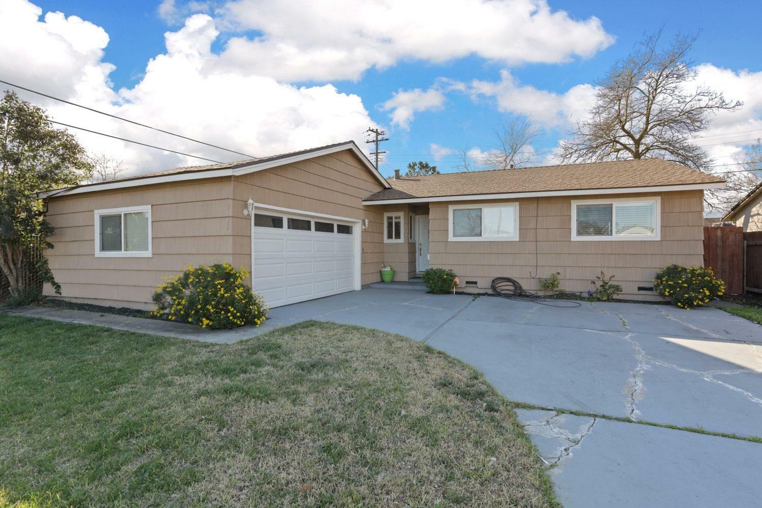 Property Photo:  2176 Kirk Way  CA 95822 