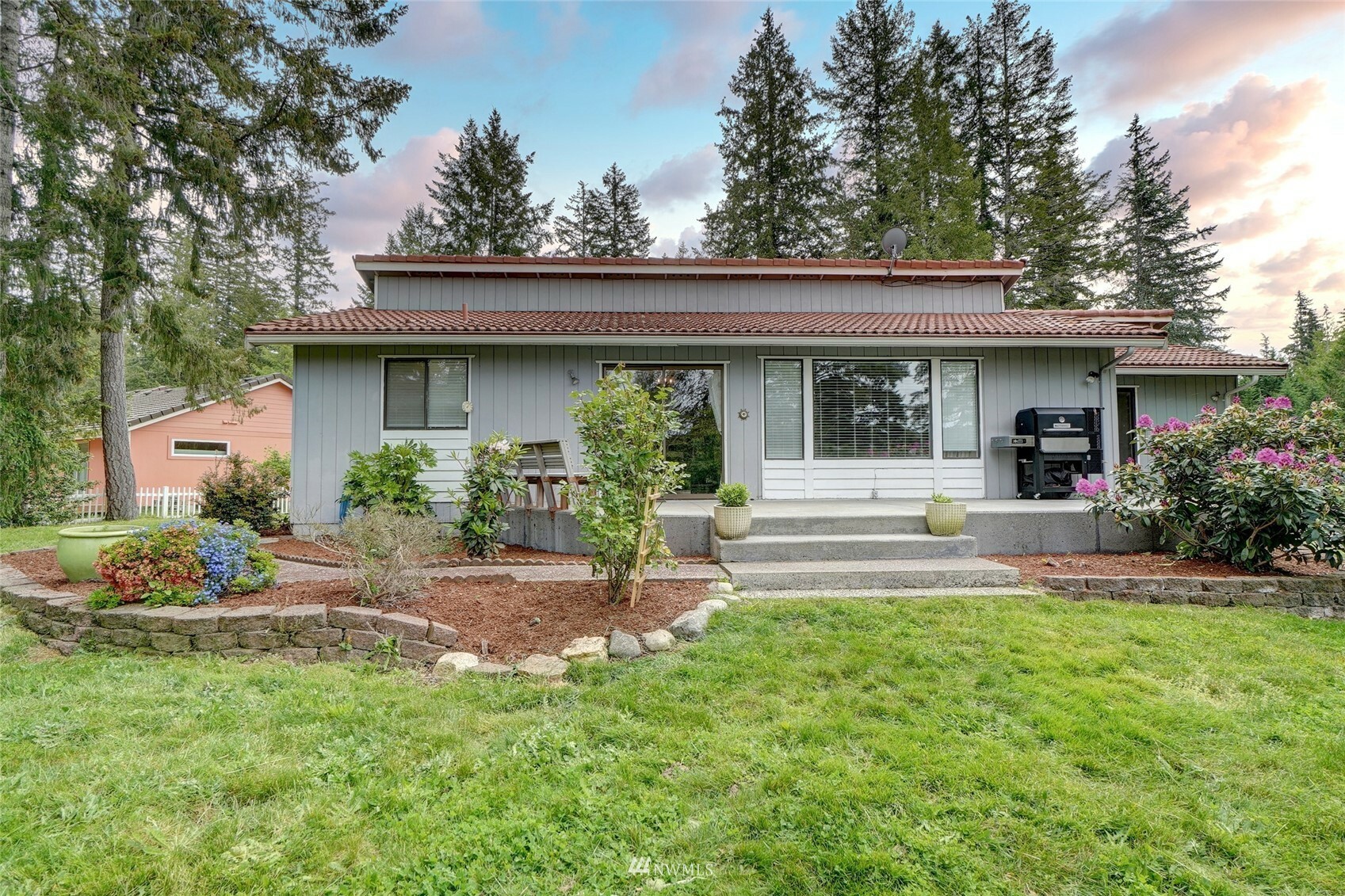 Property Photo:  160 E Lakeland Way  WA 98524 