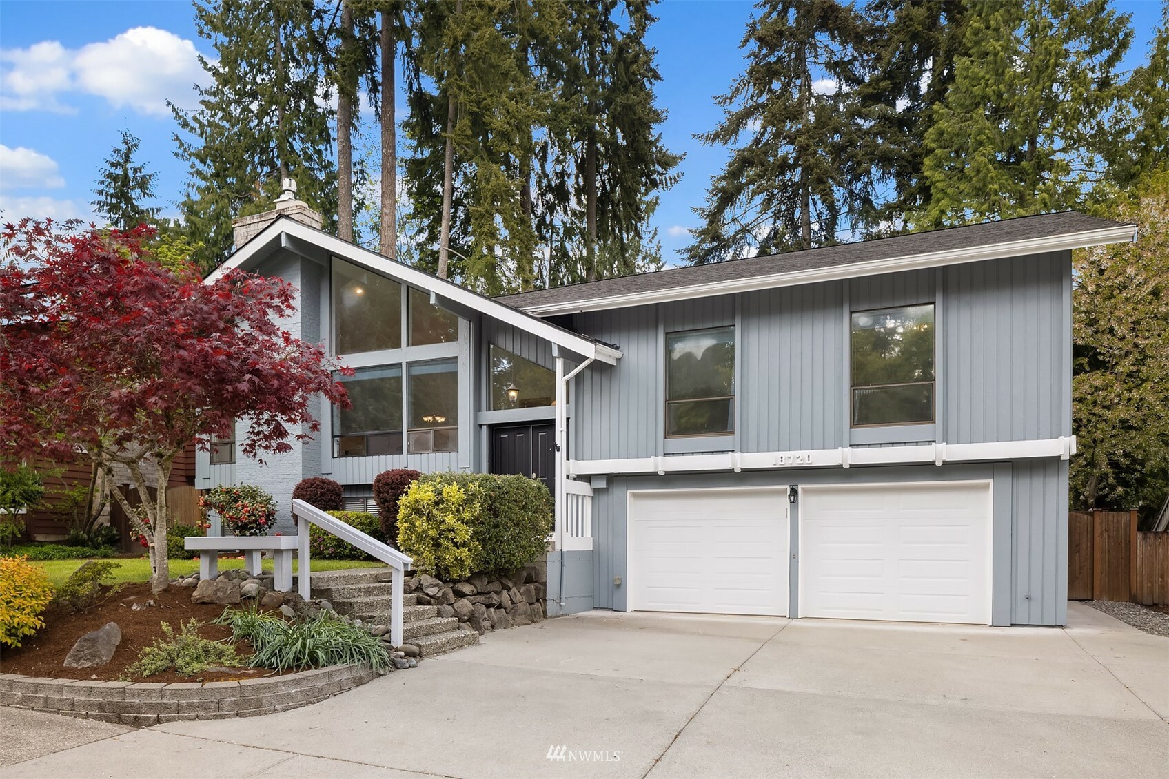 Property Photo:  18720 SE 45th Street  WA 98027 