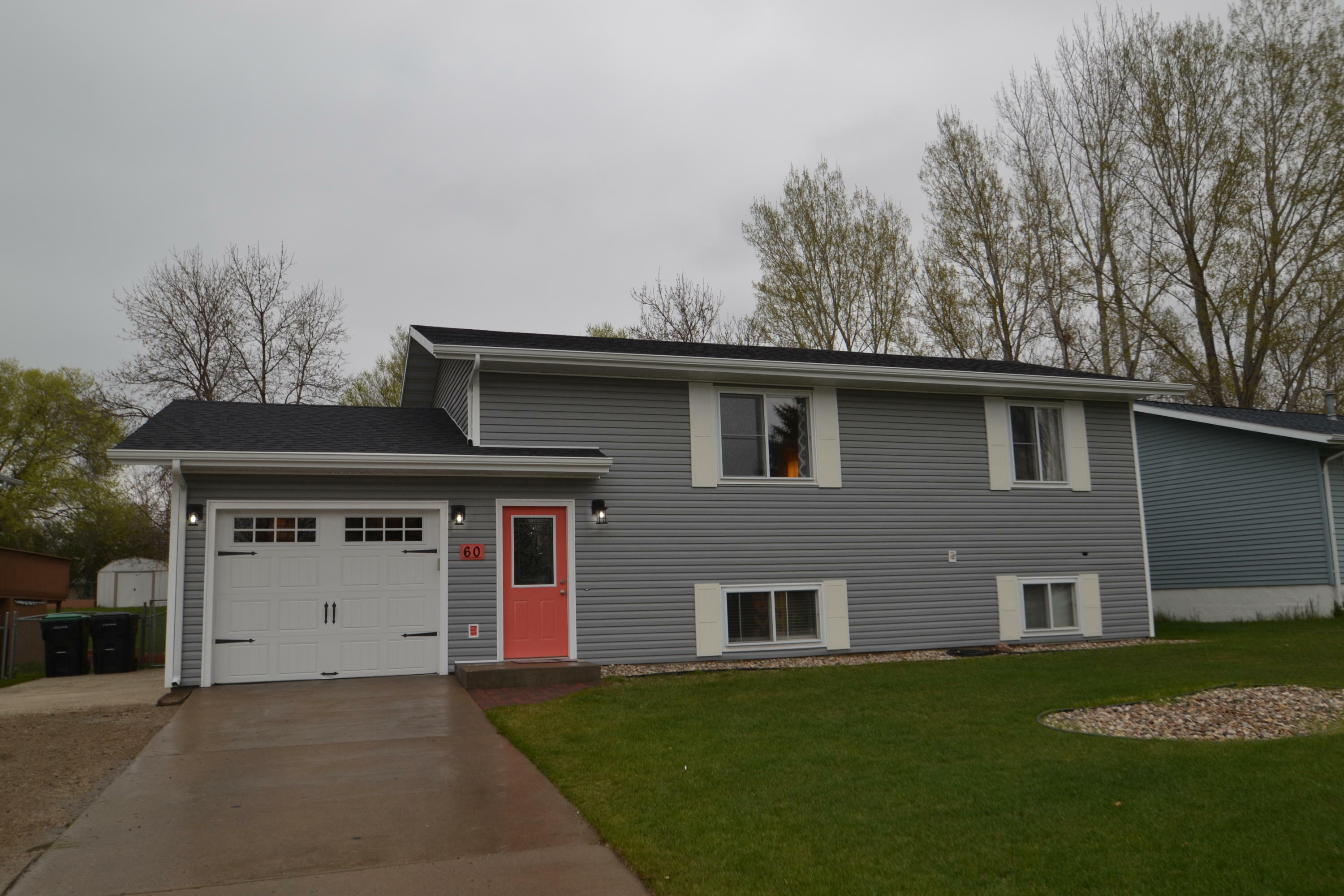 Property Photo:  60 Benteen Drive  ND 58504 