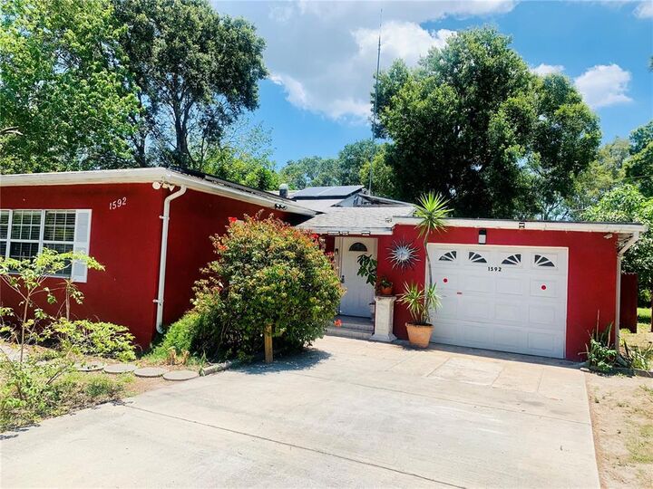 Property Photo: 1592 Canterbury Road N FL 33710