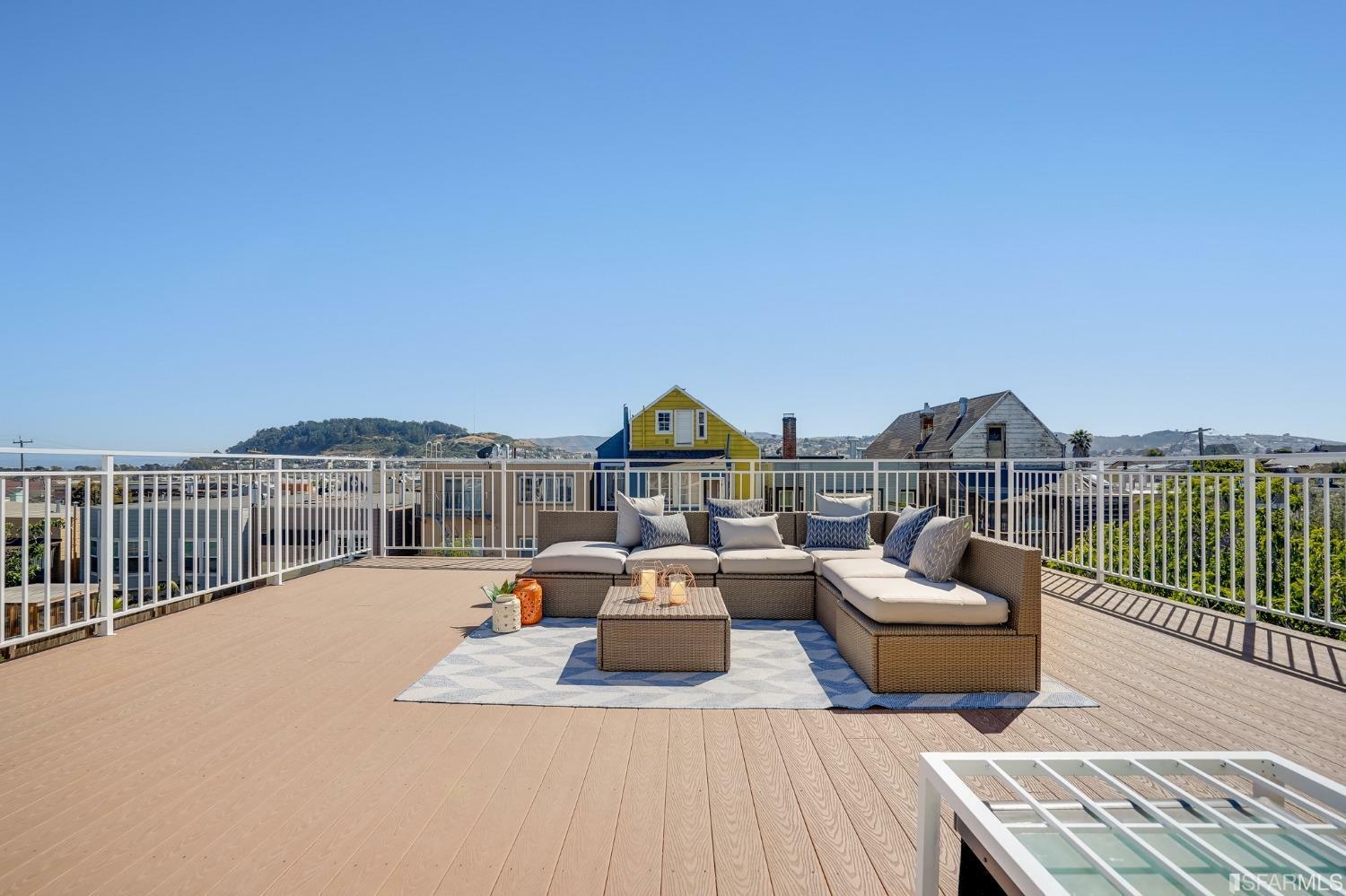 Property Photo: 1537 Revere Avenue CA 94124