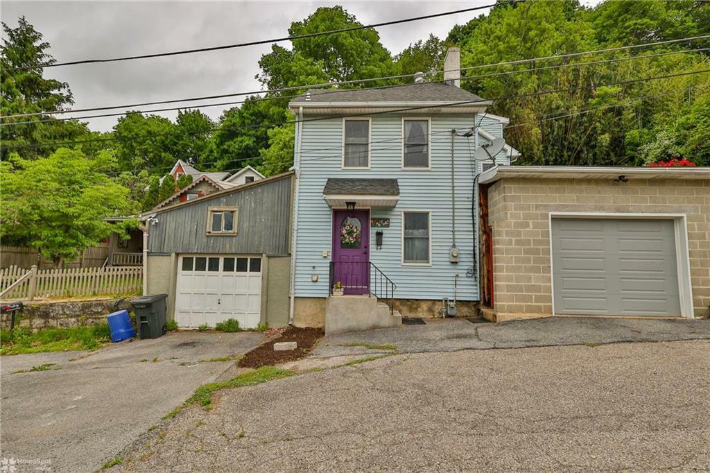 Property Photo:  415 West Nesquehoning Street  PA 18042 