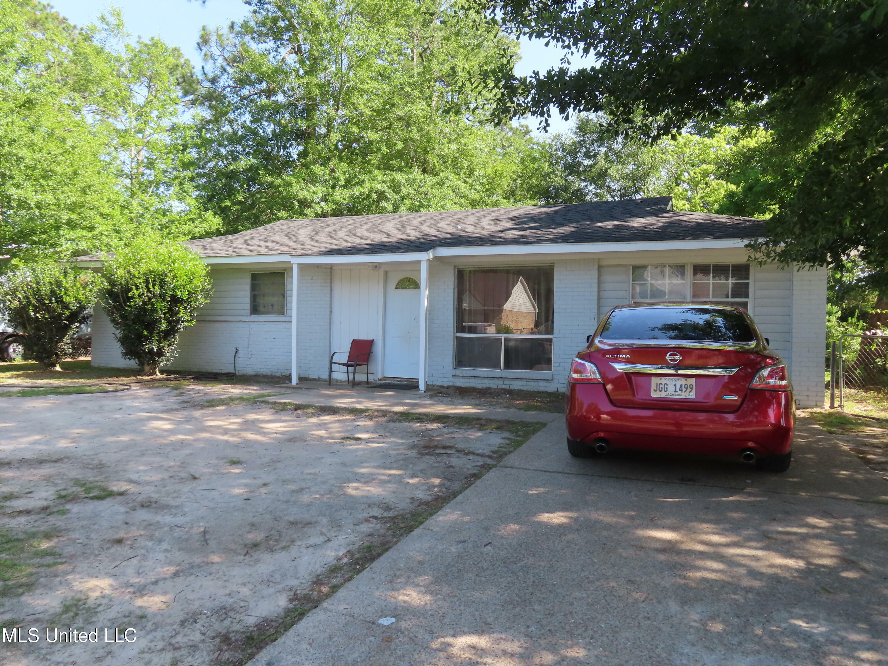 Property Photo:  2029 Prince George Drive  MS 39553 