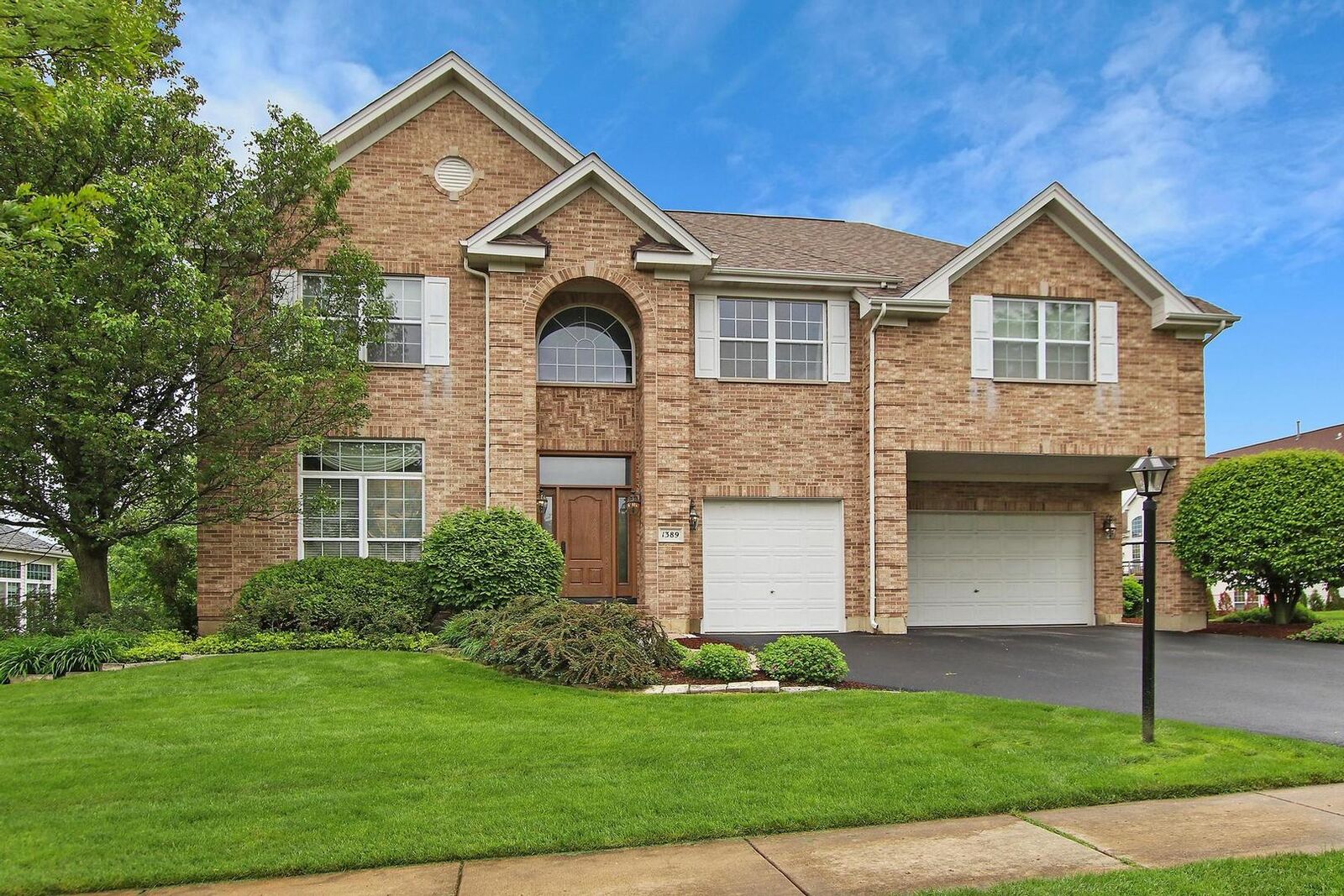 Property Photo:  1389 S Rockledge Drive  IL 60067 