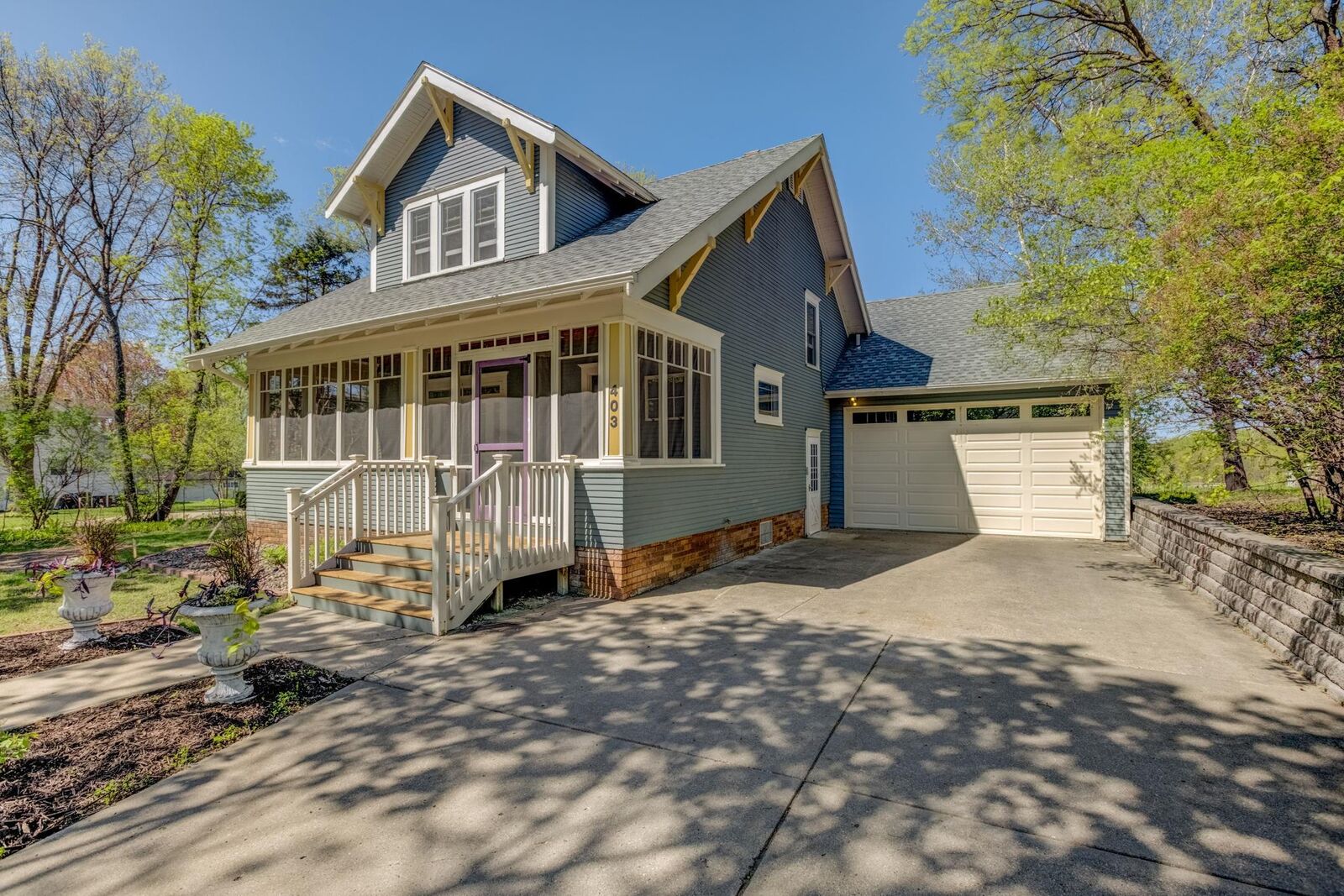 Property Photo:  403 4th Avenue NW  MN 55313 