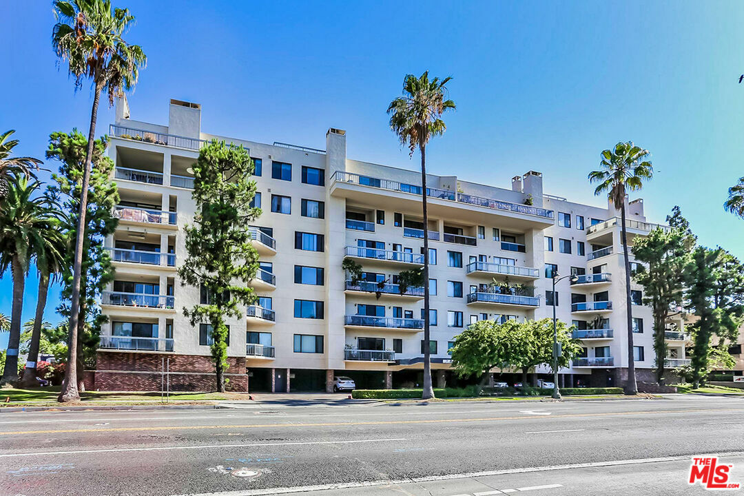 Property Photo:  4460   Wilshire Blvd 206  CA 90010 