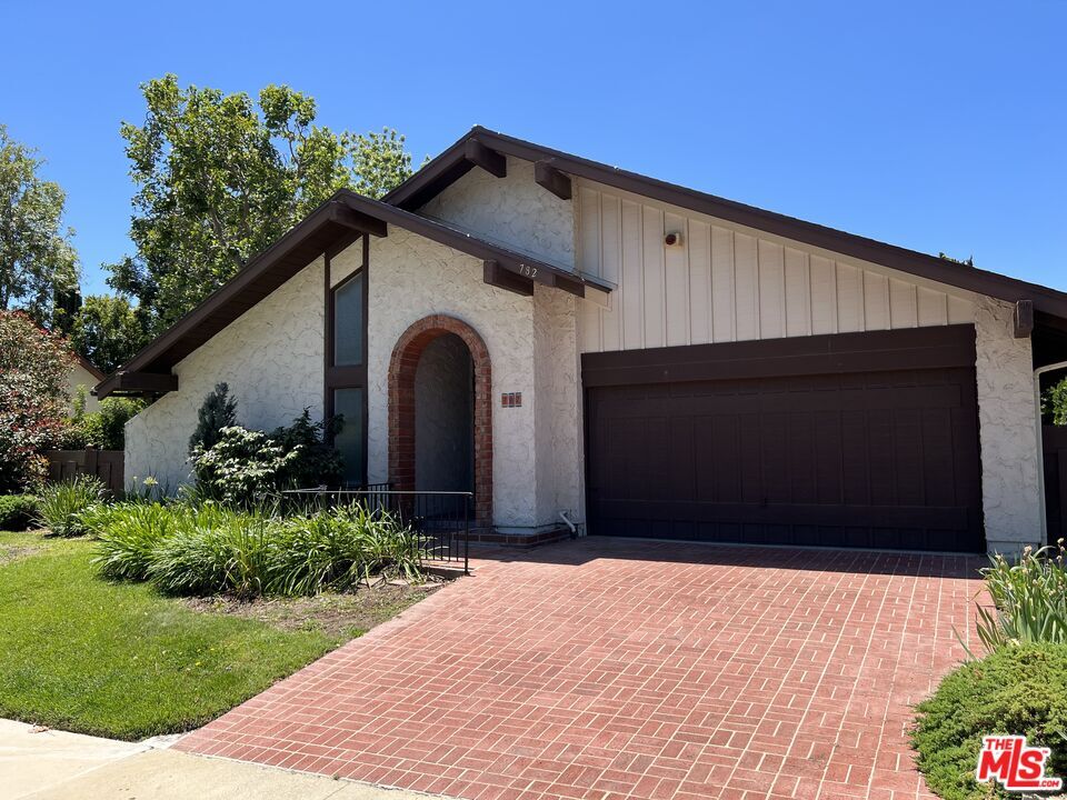 Property Photo: 782 Silver Cloud St CA 91360
