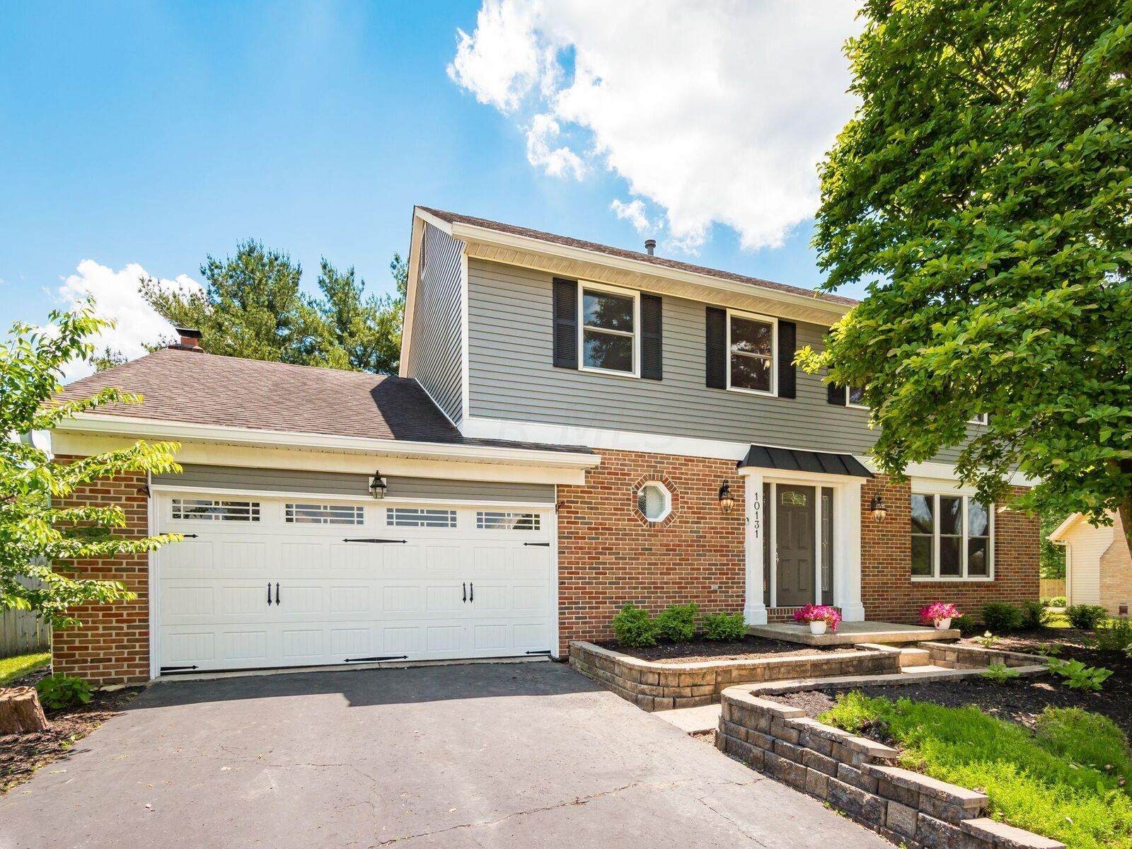 Property Photo:  10131 Hounsdale Drive  OH 43147 