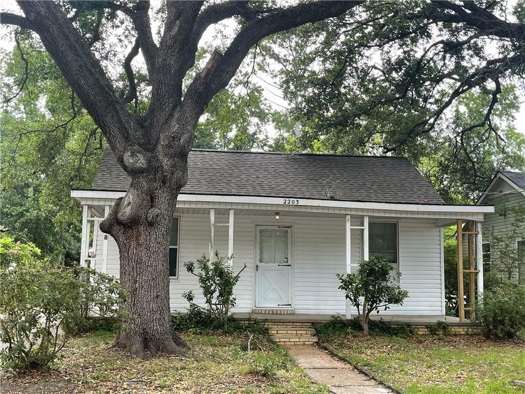 Property Photo: 2203 Rose Street LA 70601