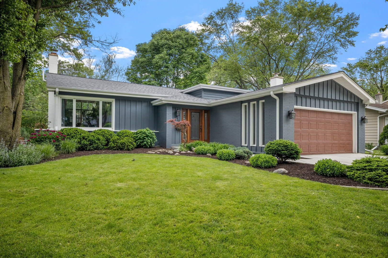 Property Photo:  36 Waxwing Avenue  IL 60565 