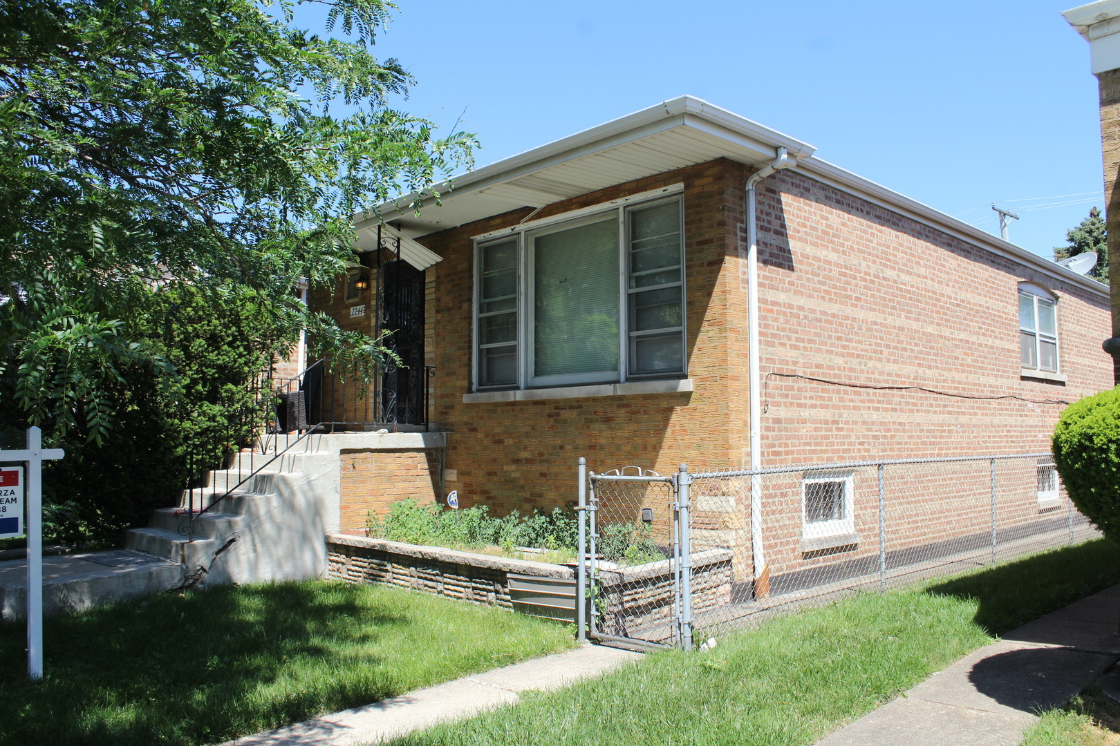 Property Photo:  2244 E 93rd Street  IL 60617 