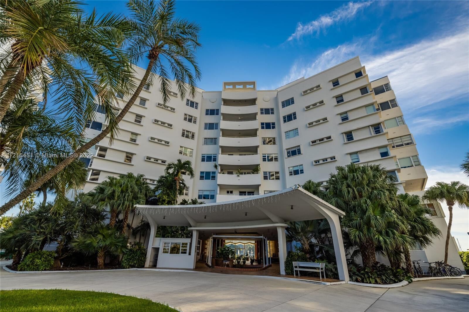 Property Photo: 16 Island Ave 2D FL 33139