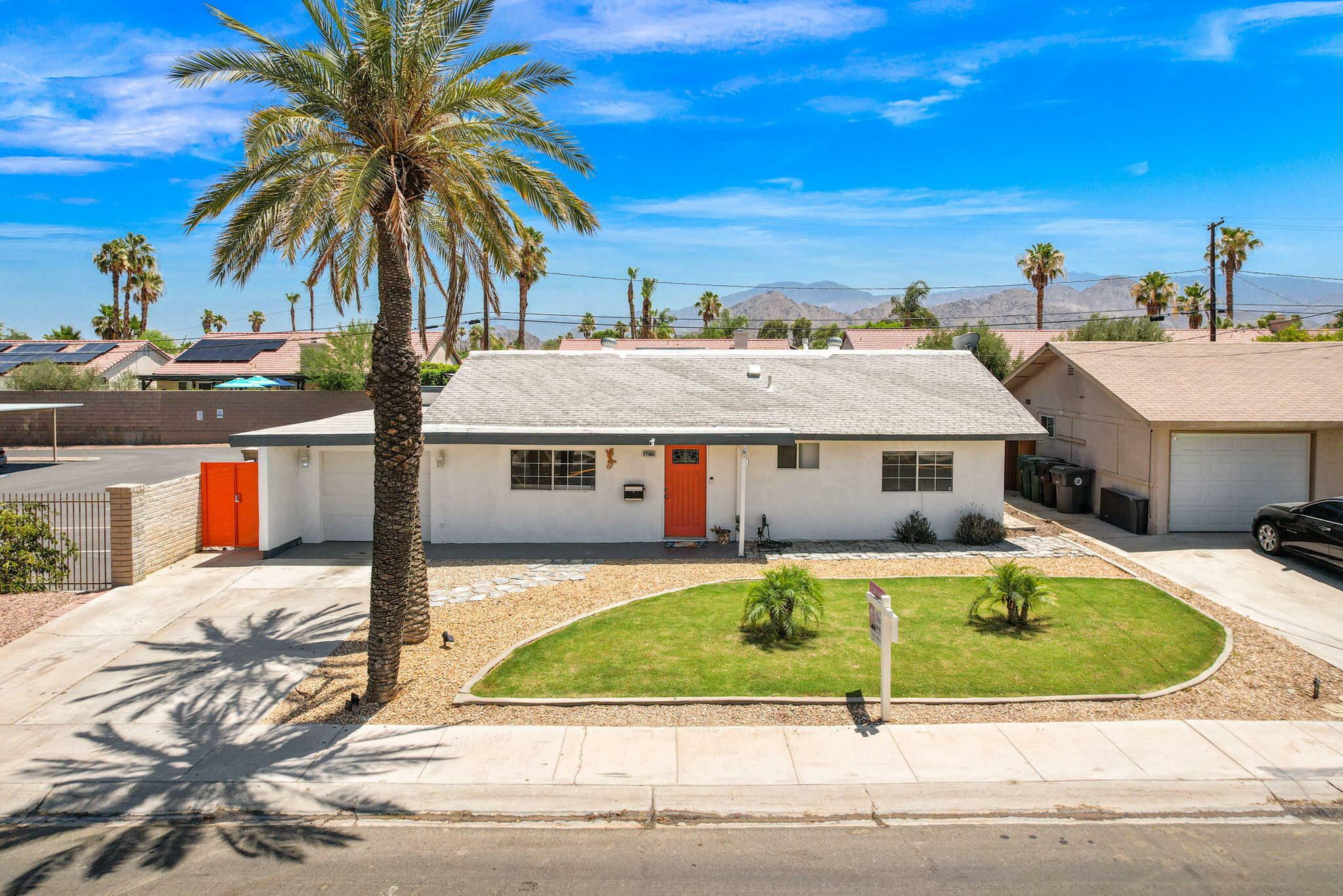 Property Photo:  77765 California  CA 92211 