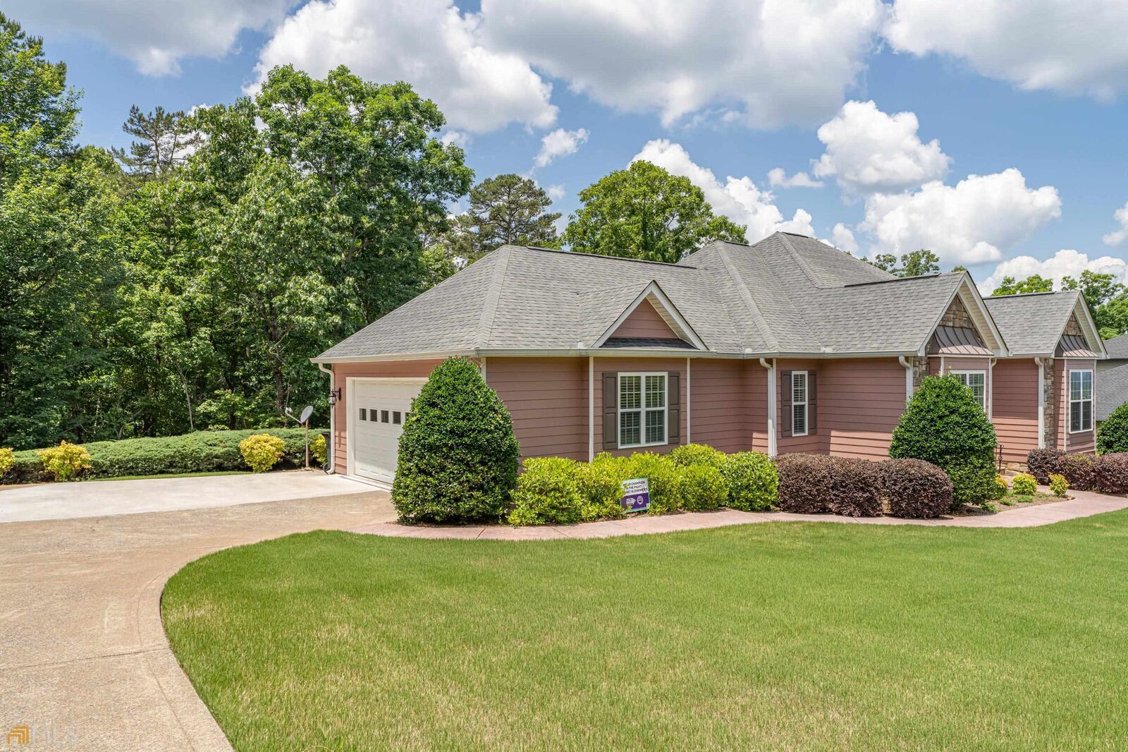 Property Photo:  44 Mountain Crest Drive  GA 30165 