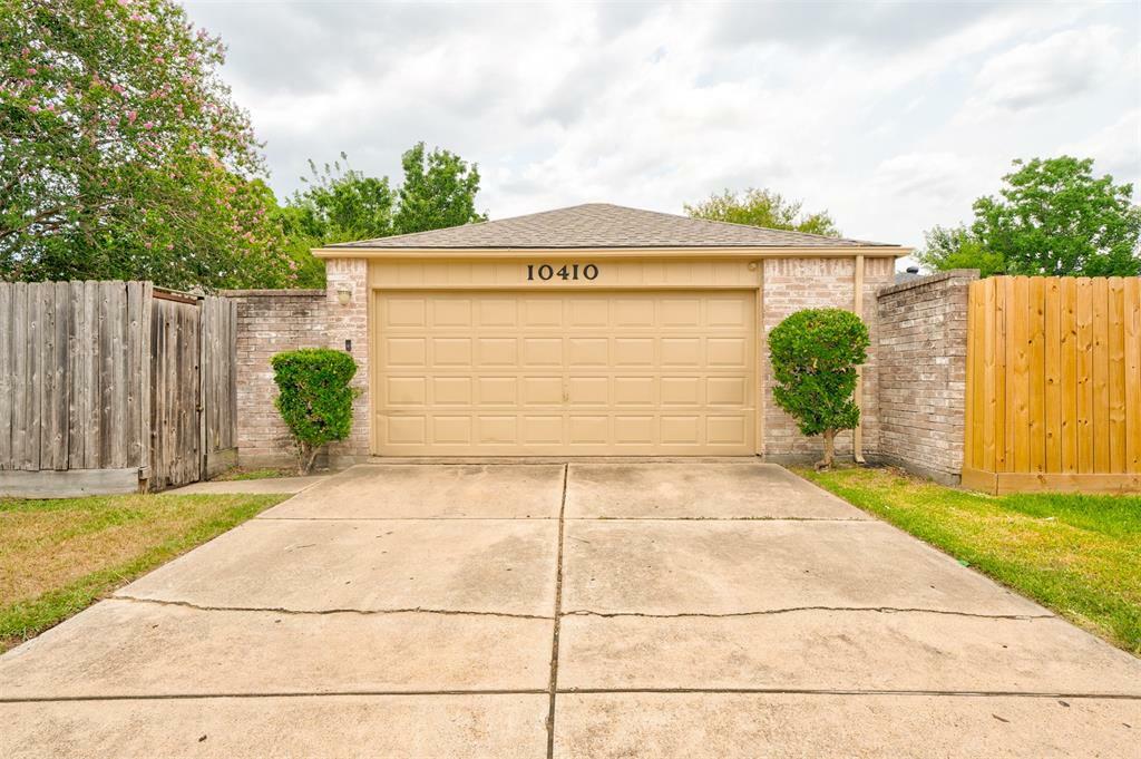 Property Photo:  10410 Buffalo Bend Drive  TX 77064 