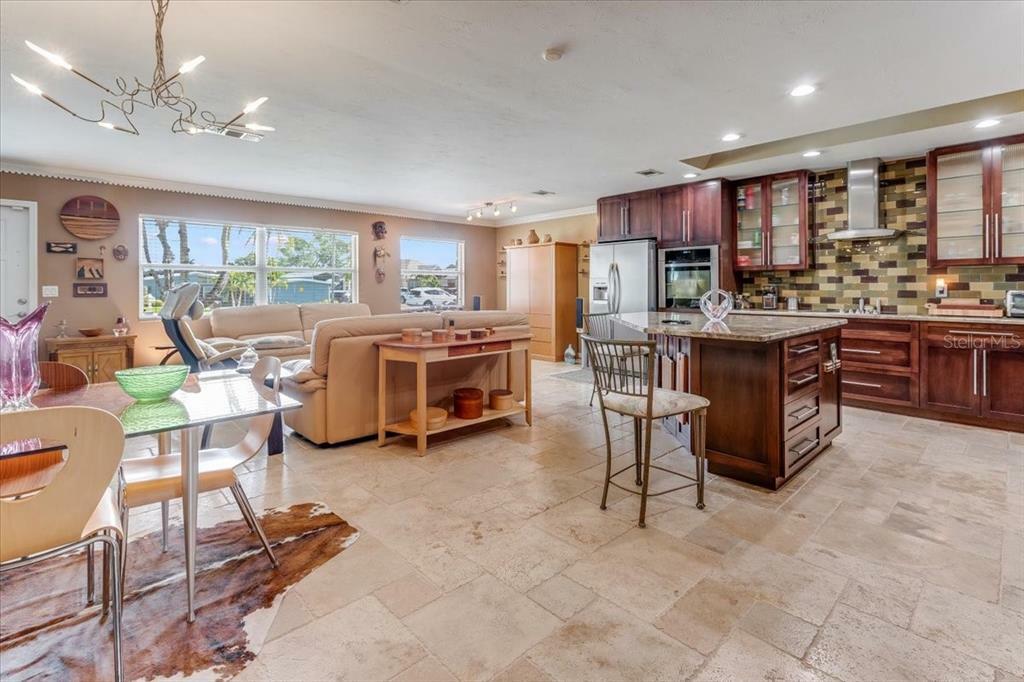 Property Photo: 6803 7th Avenue Blvd NW FL 34209