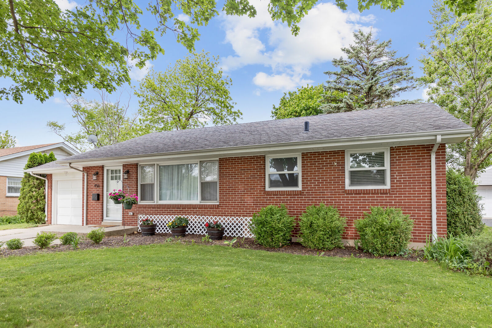 Property Photo:  456 Linn Avenue  IL 60014 