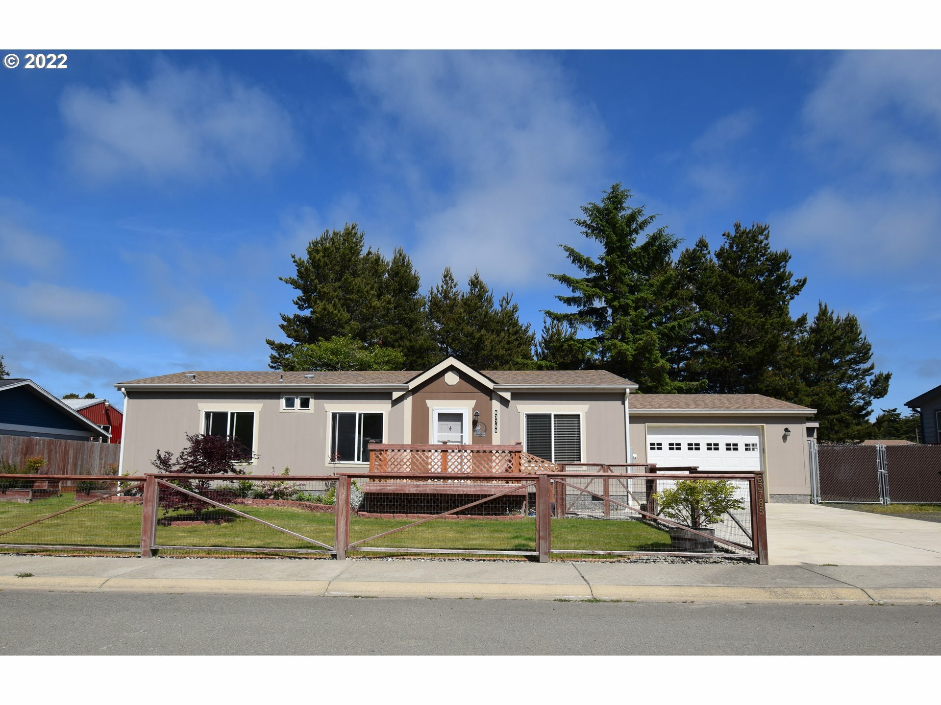 Property Photo:  63785 Foghorn Dr  OR 97420 