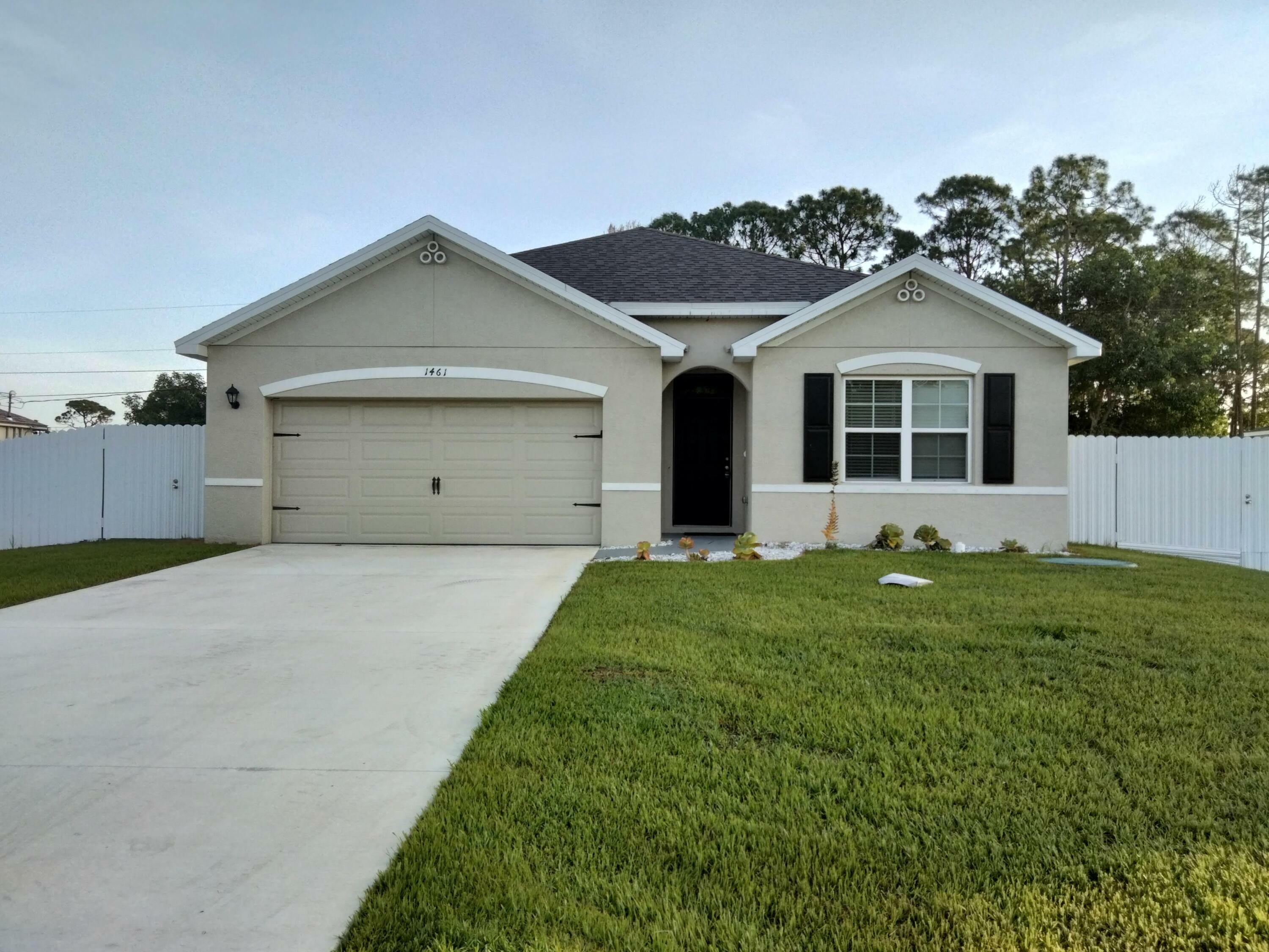 Property Photo:  1461 SW Hackensack Avenue  FL 34953 