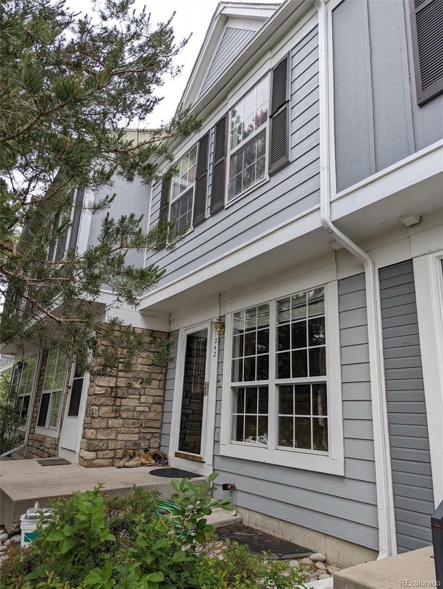 Property Photo: 1042 S Paris Court CO 80012