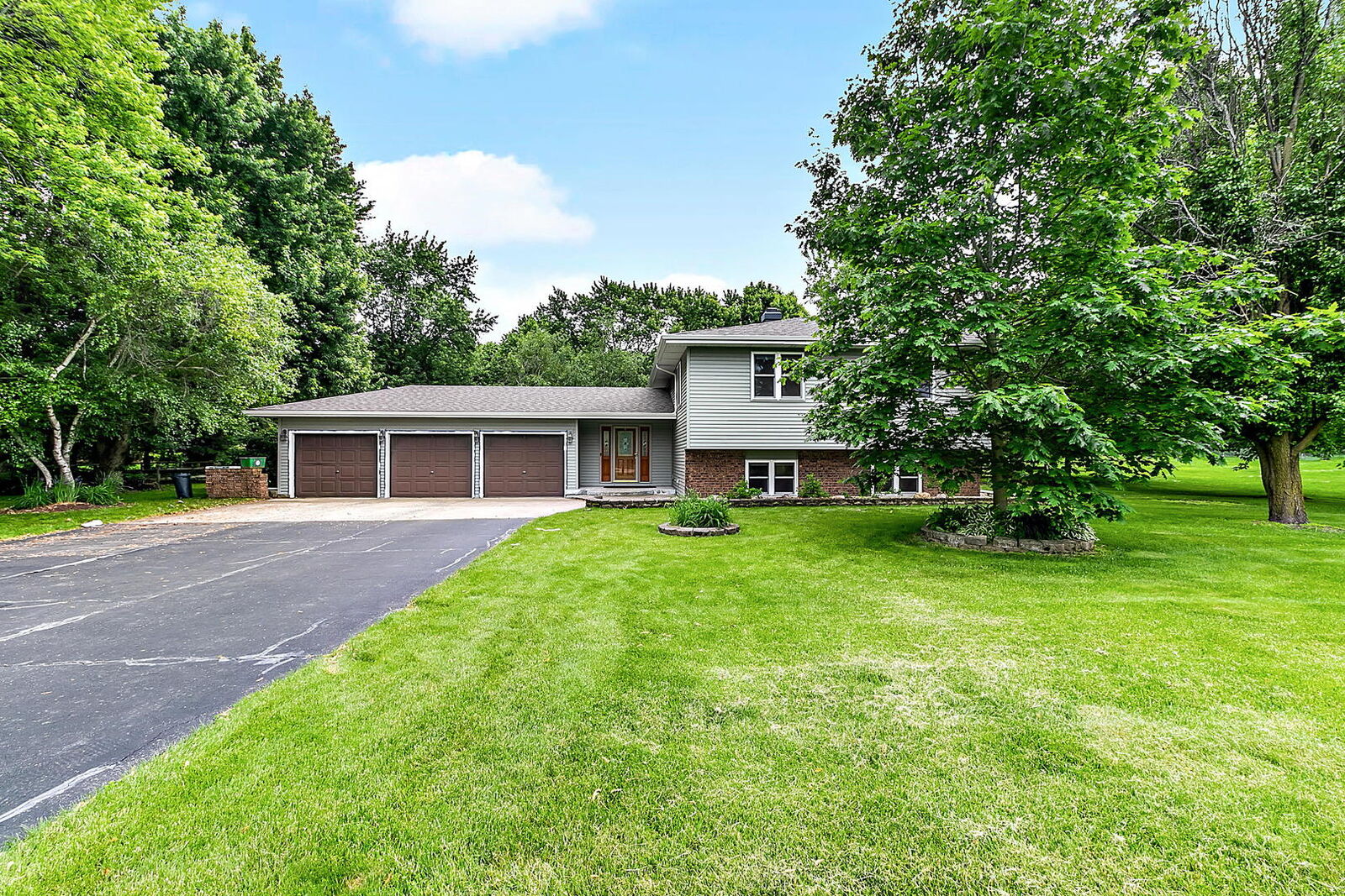 Property Photo: 37W733 Spring Green Way IL 60510