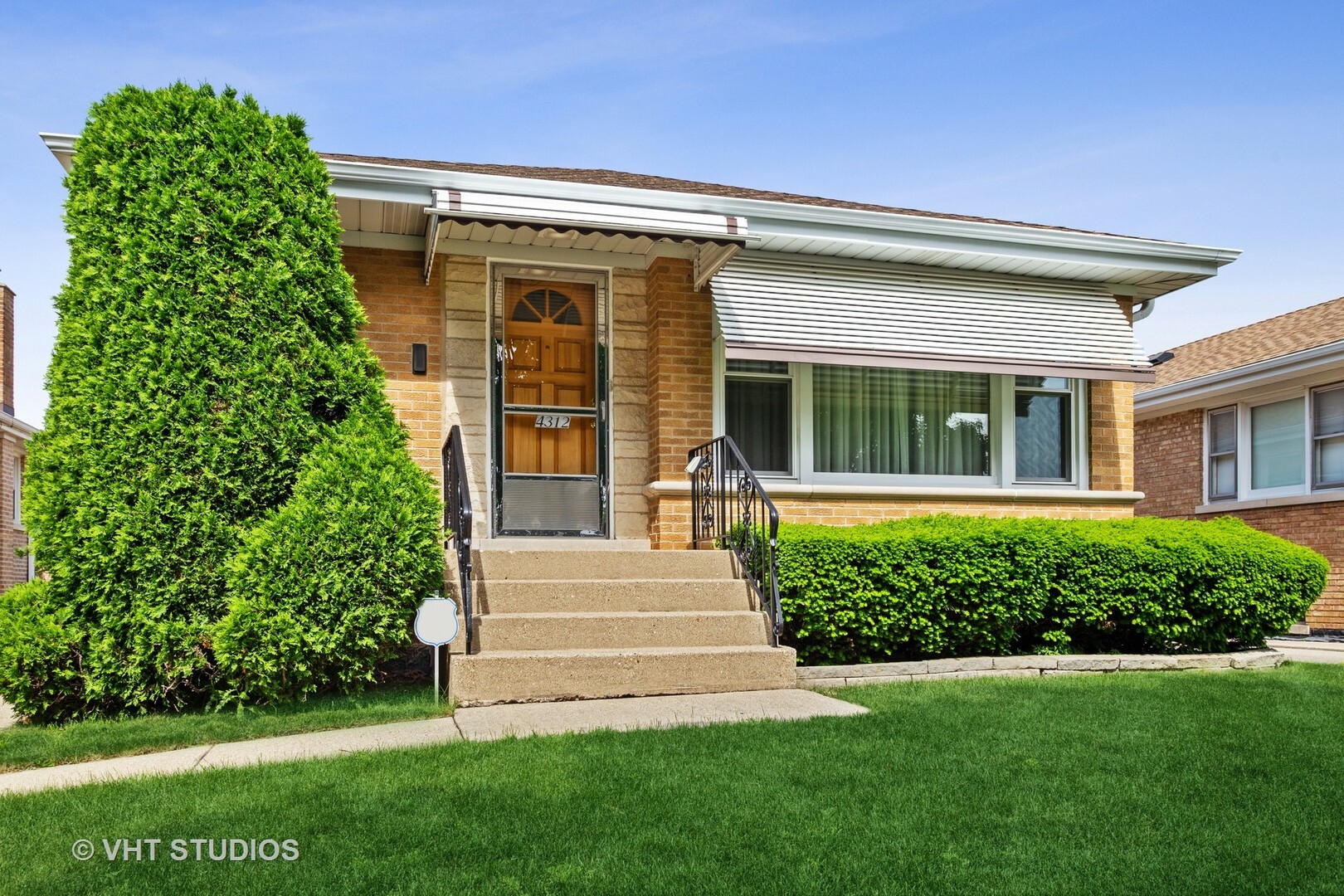 Property Photo: 4312 N Nordica Avenue IL 60706