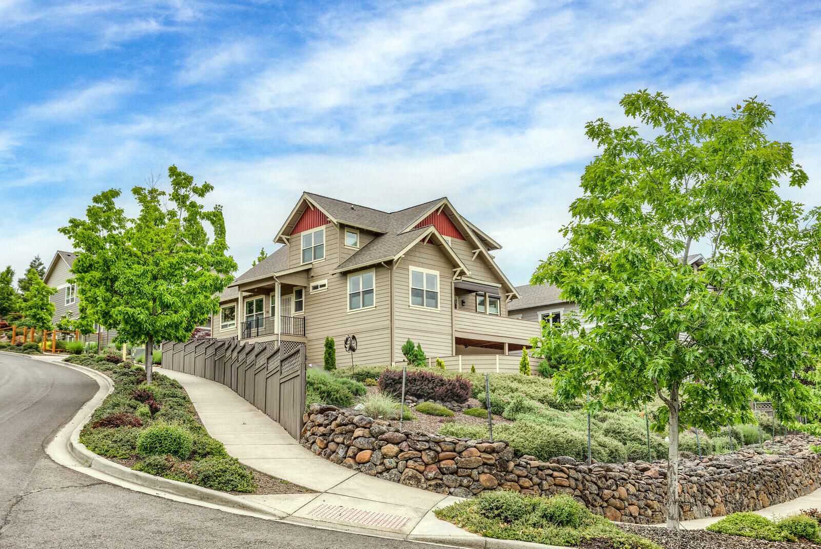 Property Photo: 414 Fair Oaks Avenue OR 97520