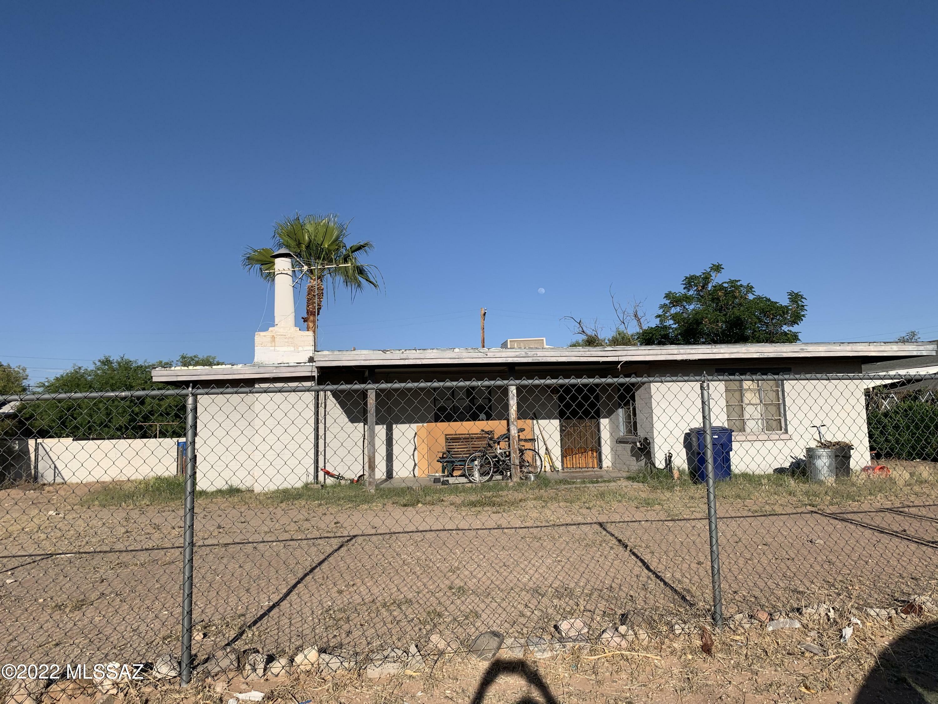 Property Photo:  1417 S Winmor Avenue  AZ 85713 