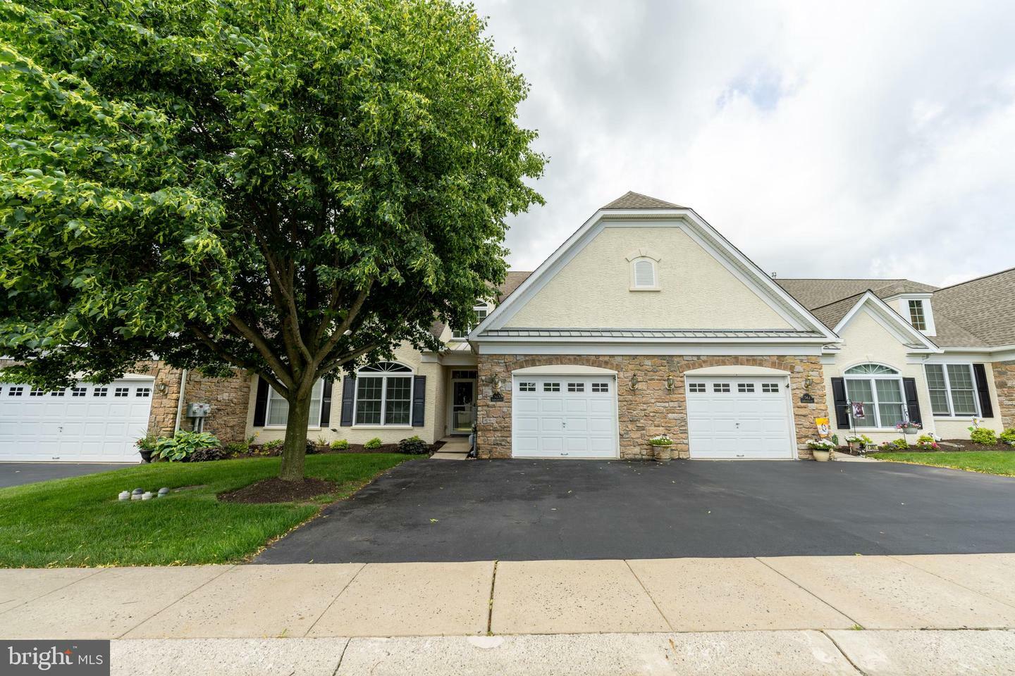 Property Photo: 363 Harrington Way PA 18964