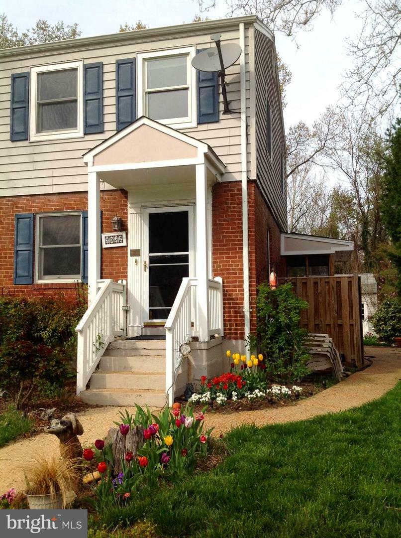 2032 Arlington Terrace  Alexandria VA 22303 photo