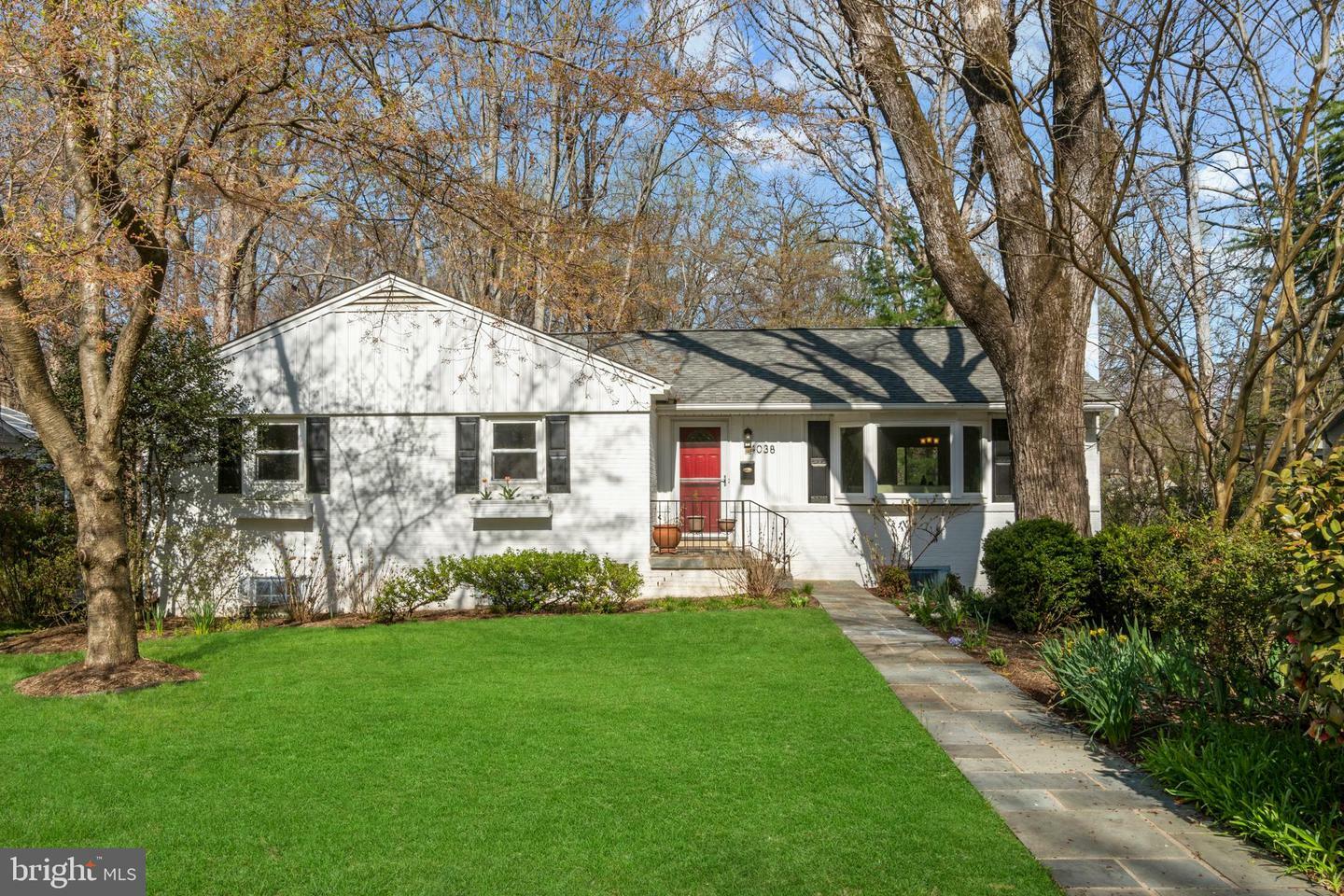 Property Photo: 4038 N Stuart Street VA 22207