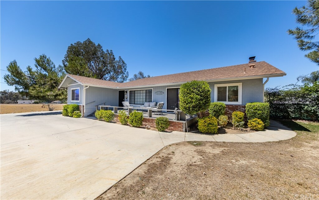 Property Photo:  42420 Chambers Avenue  CA 92544 